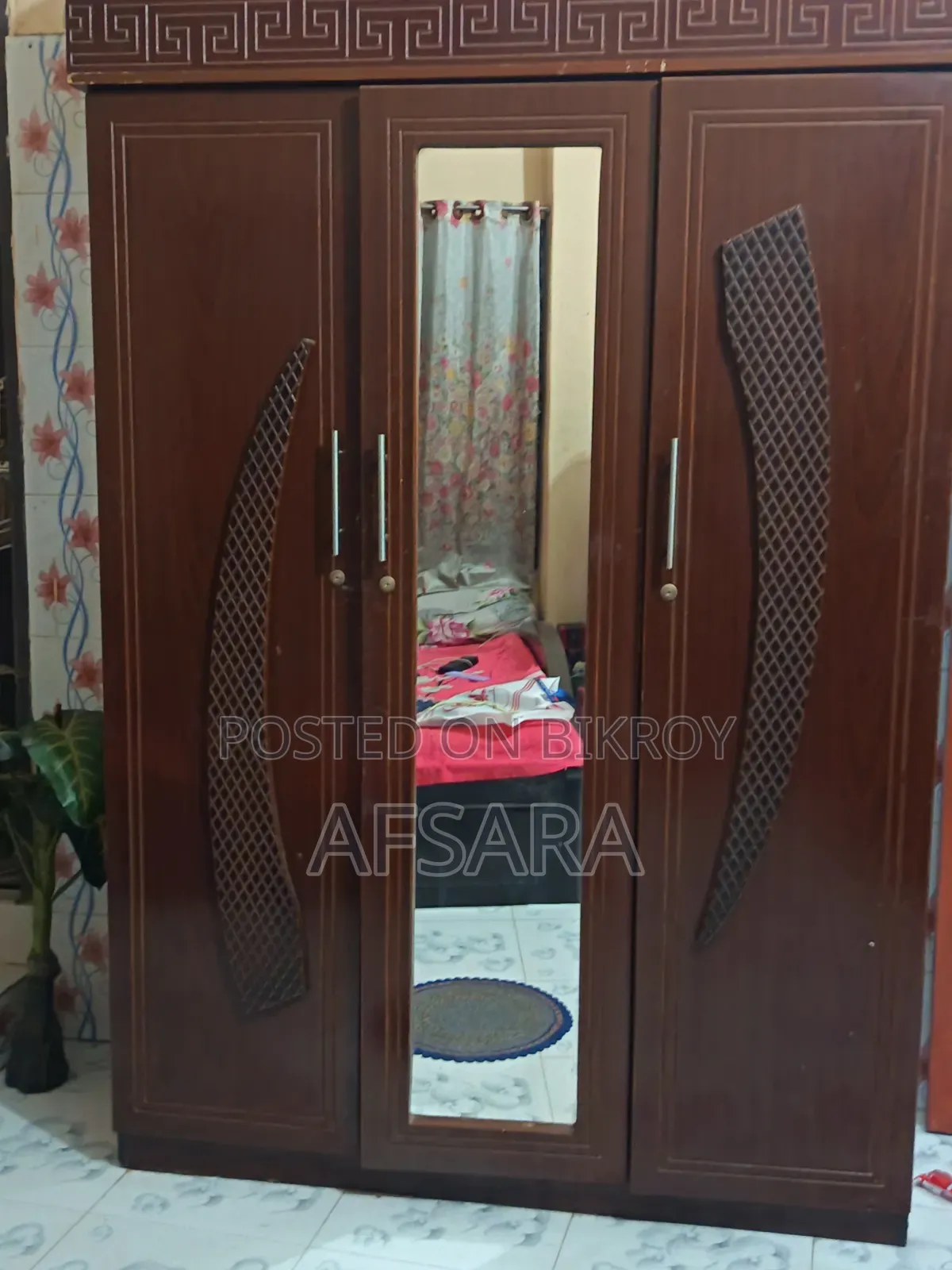 প্রিটেক্সট আলমারি