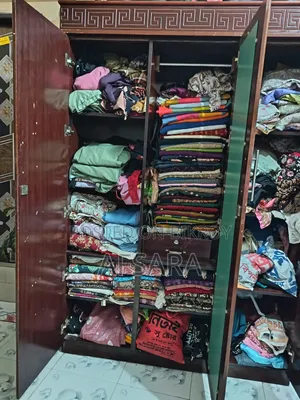 প্রিটেক্সট আলমারি