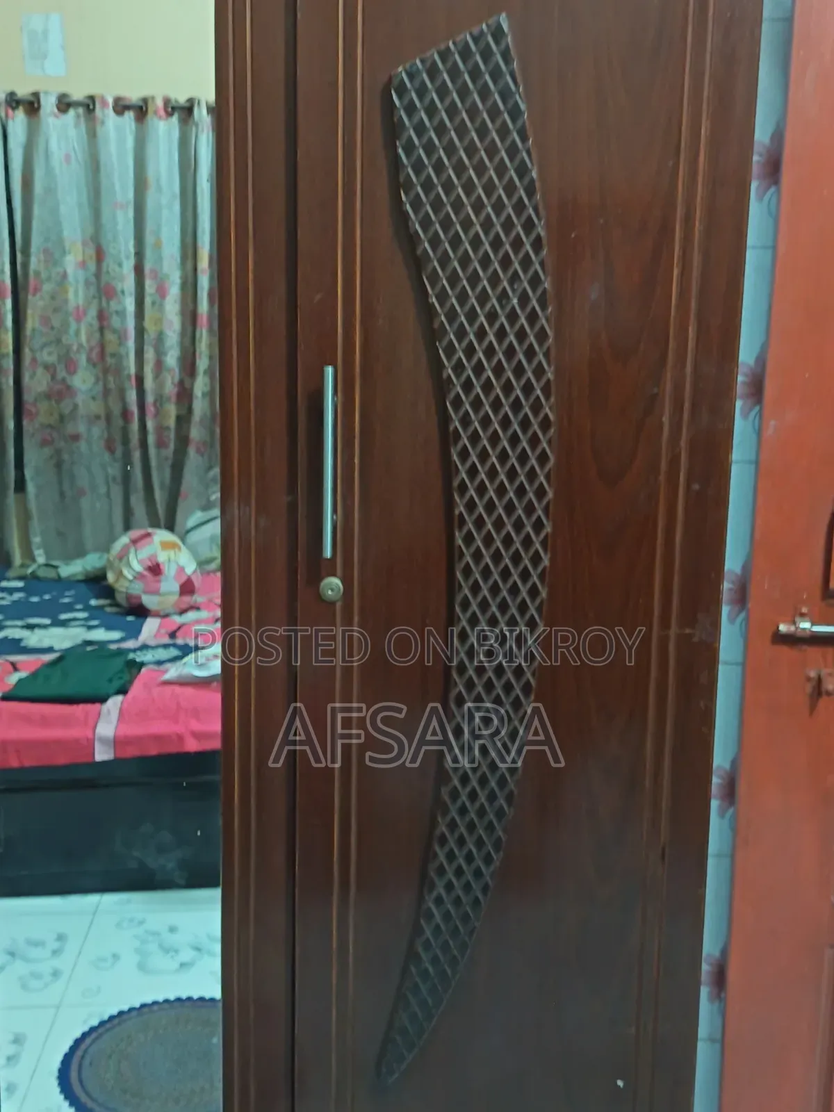 প্রিটেক্সট আলমারি