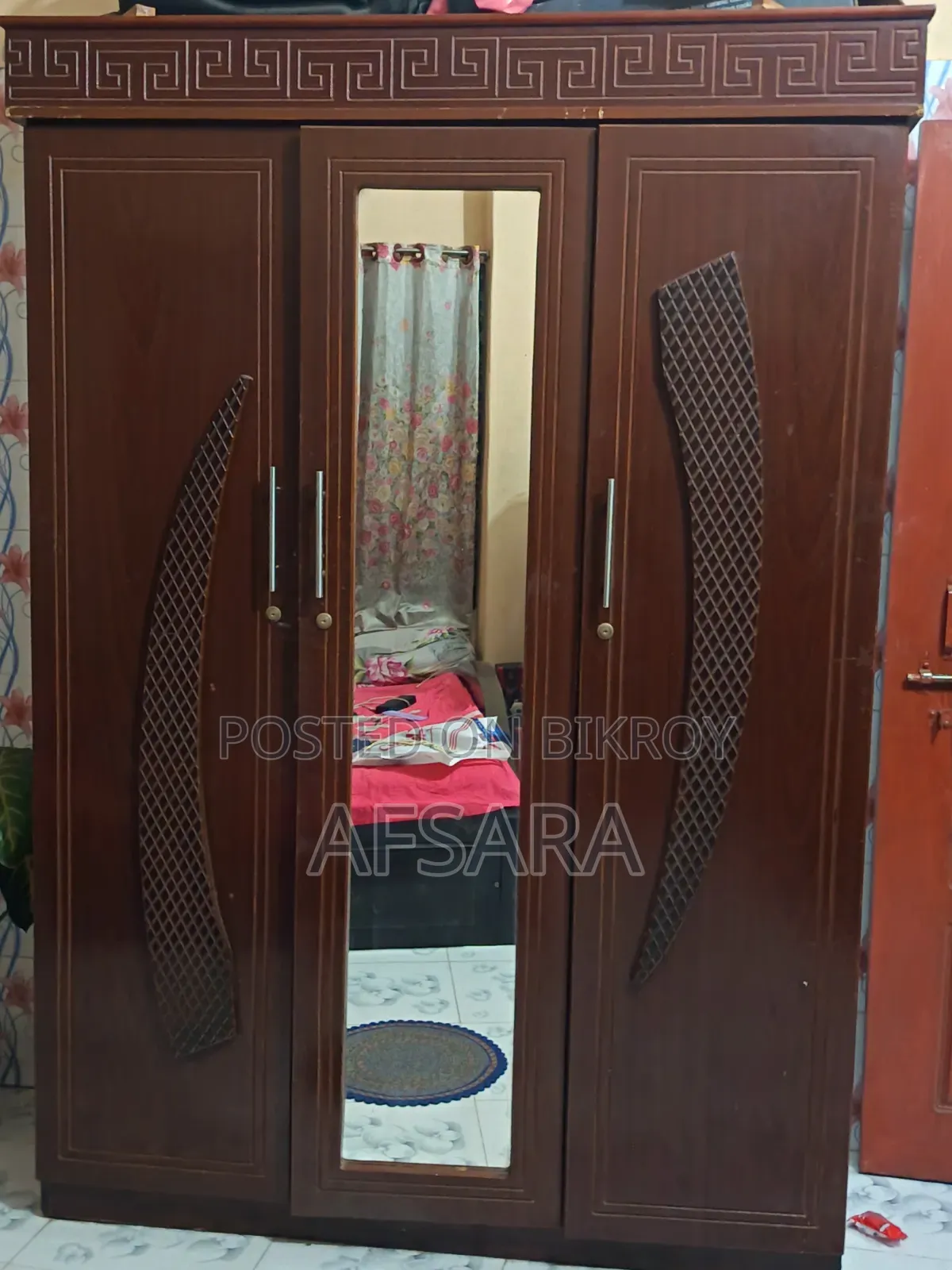প্রিটেক্সট আলমারি