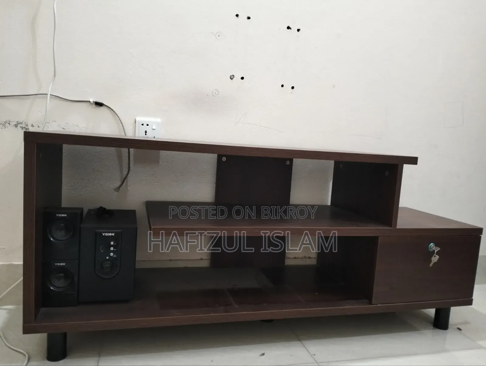 টিভির ট্রলি (Rfl)
