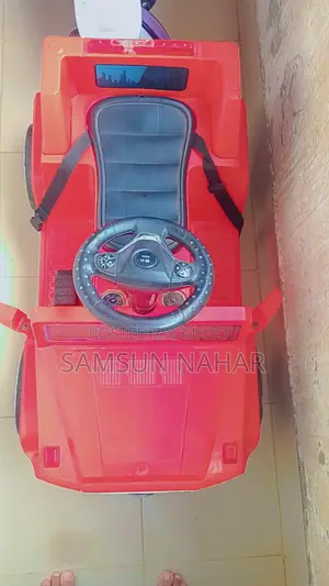 Damaged/Engine issue kids toy car (Body is brand new)