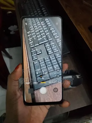 Realme 4 GB Silver