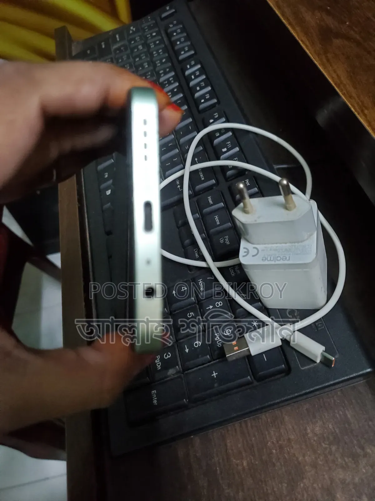 Realme 4 GB Silver