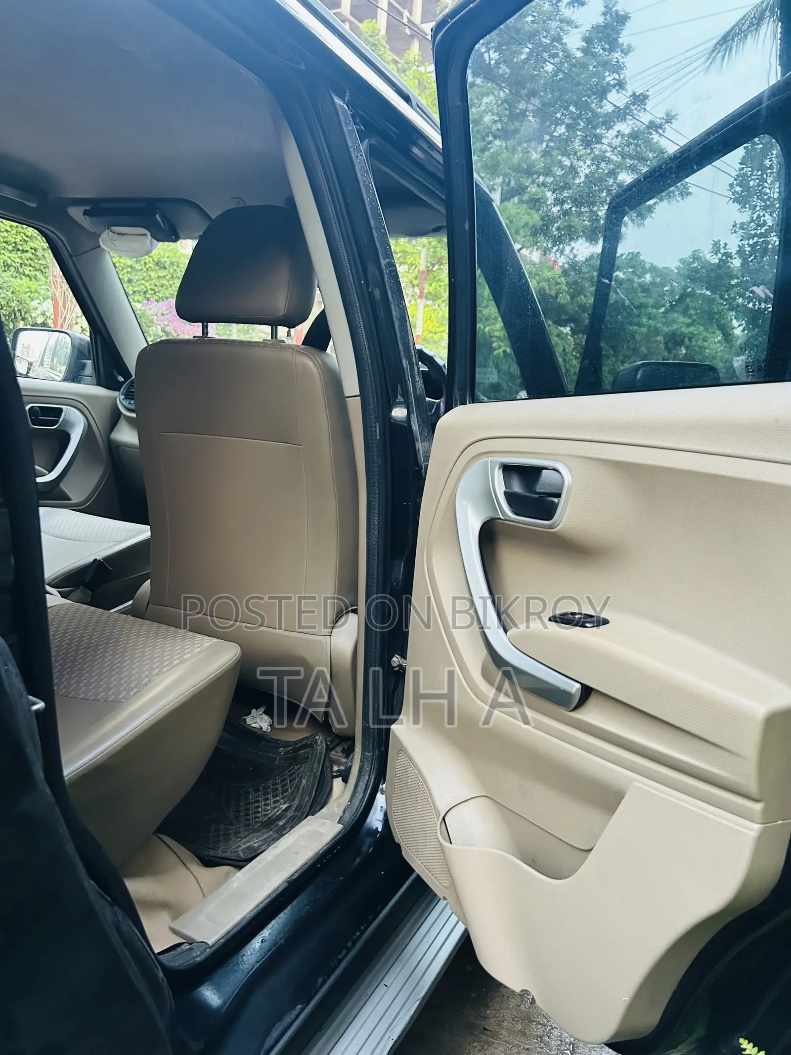 Mahindra XUV500 2017 Black