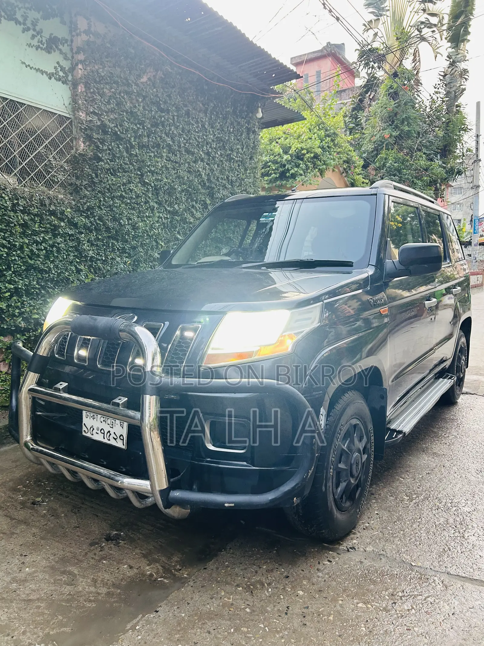 Mahindra XUV500 2017 Black