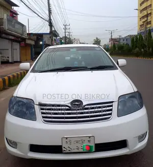 টয়োটা করোলা ২০০৫ হোয়াইট