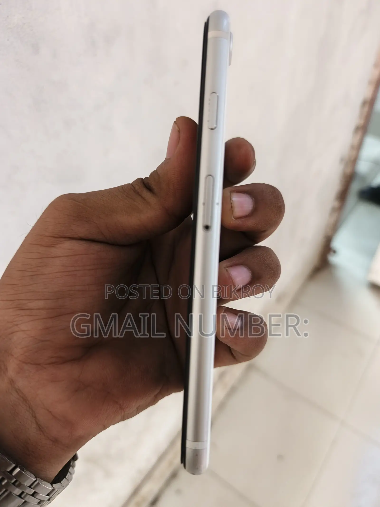 Apple iPhone SE 64 GB White