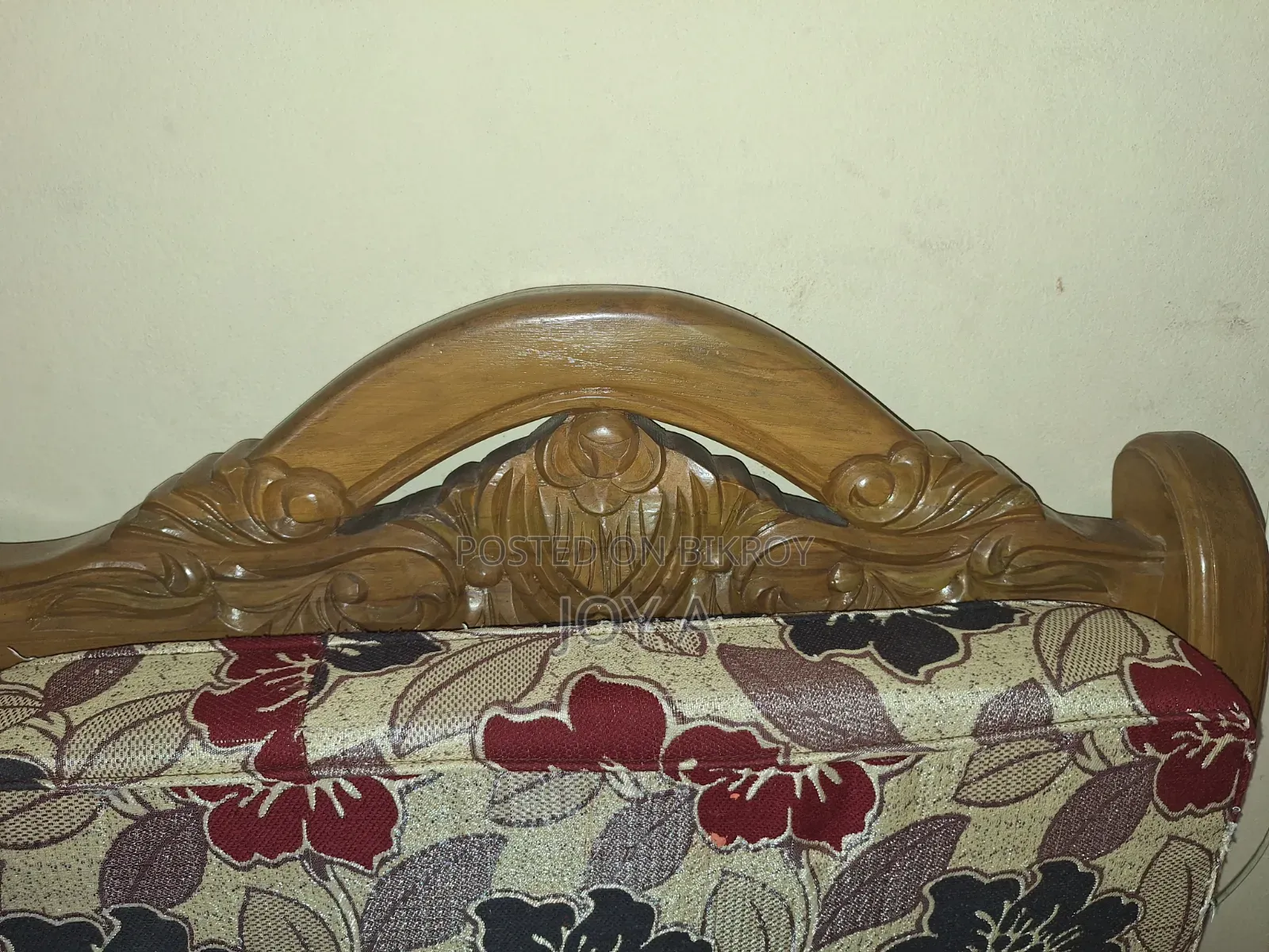 সৌখিন মানুষ এর সোফা