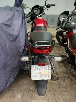 Mahindra Centuro 2016 Red