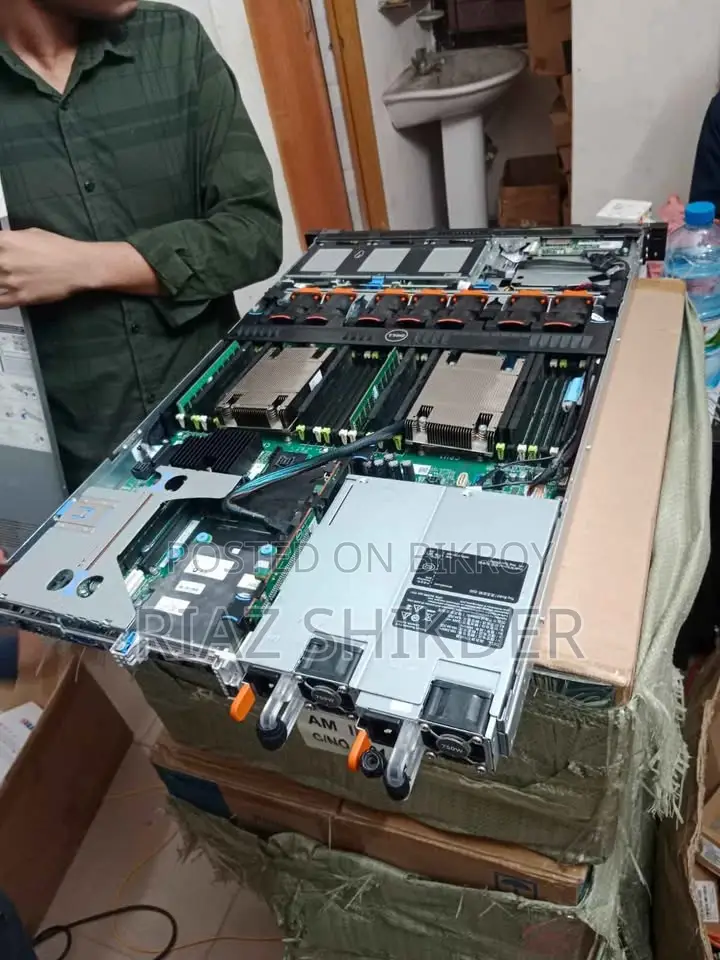Server Dell PowerEdge R630 16GB Intel Xeon SSD 512GB