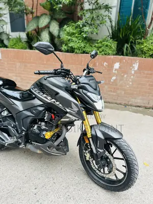 Honda Hornet 2025 Gray