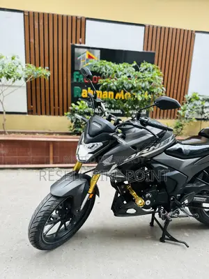 হোন্ডা হর্নেট ২০২৫ ব্ল্যাক