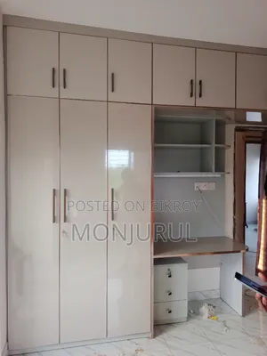 Kitchen cabinet making and repairing by skilled craftsmen