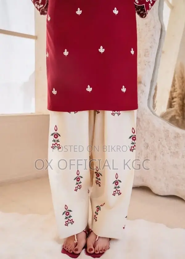 Beautiful Floral Embroidery On Kurti