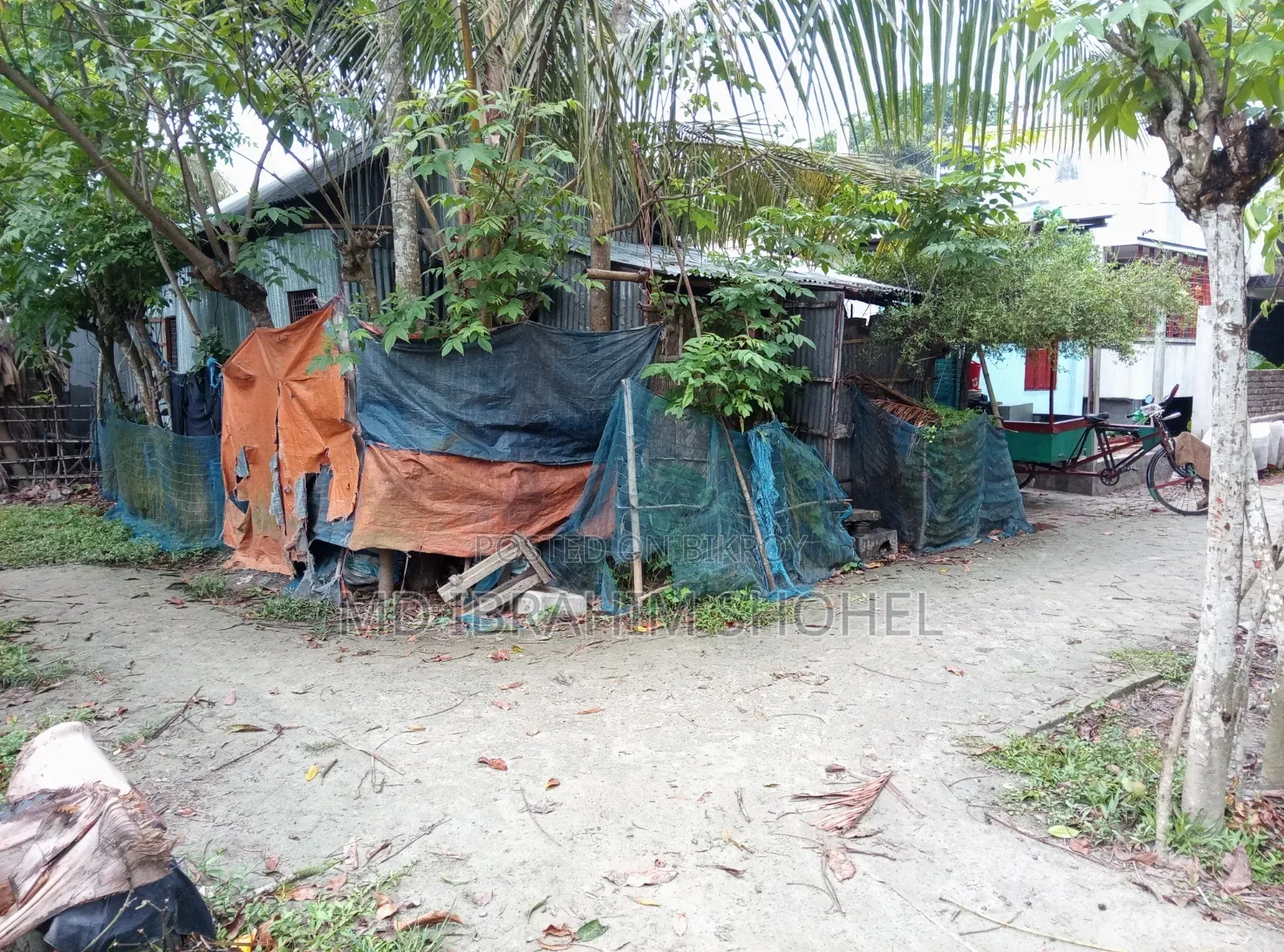 4 Katha Land and House for Sale