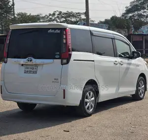 টয়োটা নোয়া ২০১৬ পার্ল