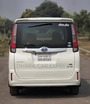 টয়োটা নোয়া ২০১৬ পার্ল