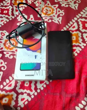 Samsung Galaxy M62 128 GB Green
