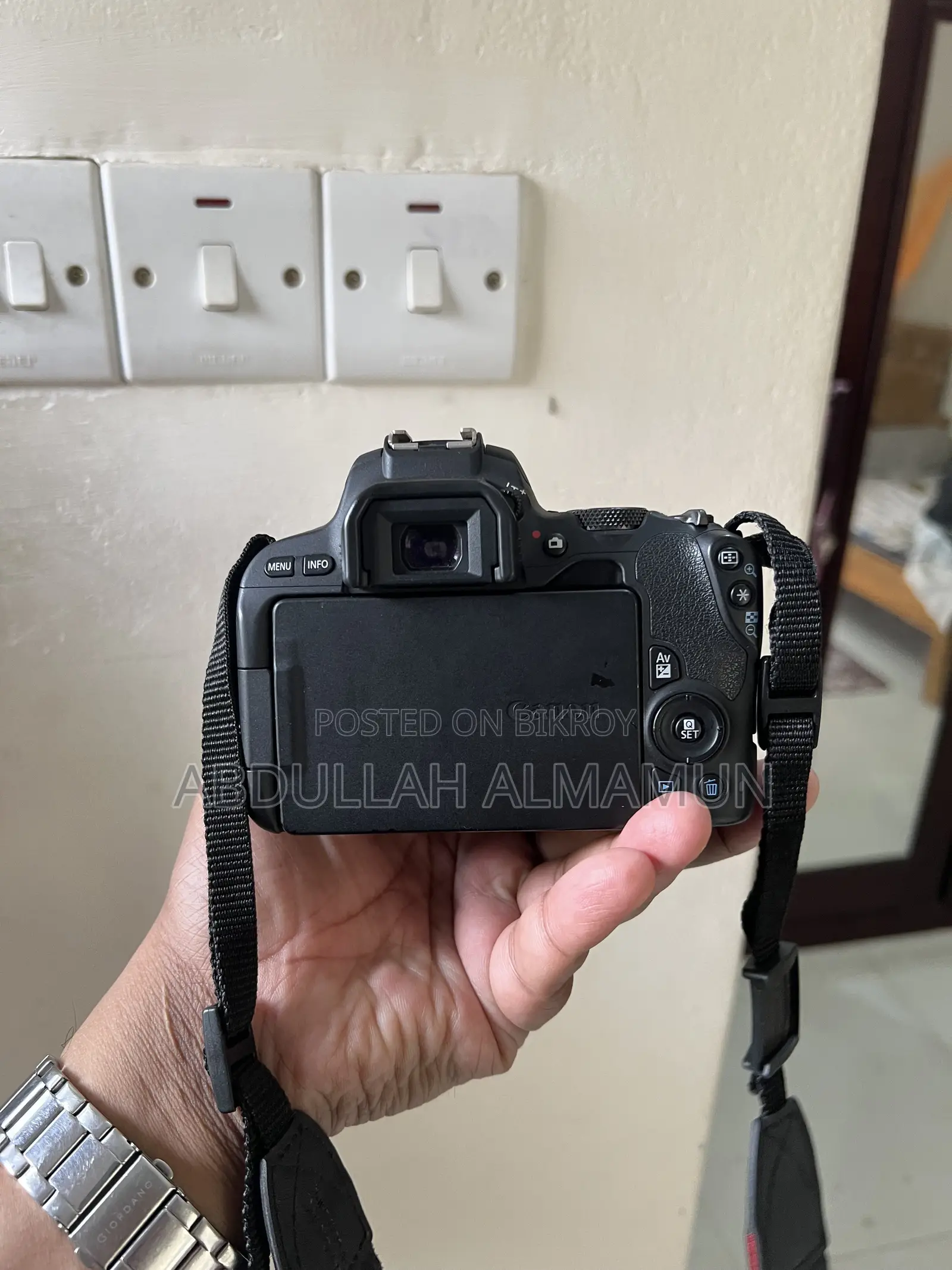 Canon EOS 200D DSLR Camera With 18-55mm Kit Lens – Excellent Condition
