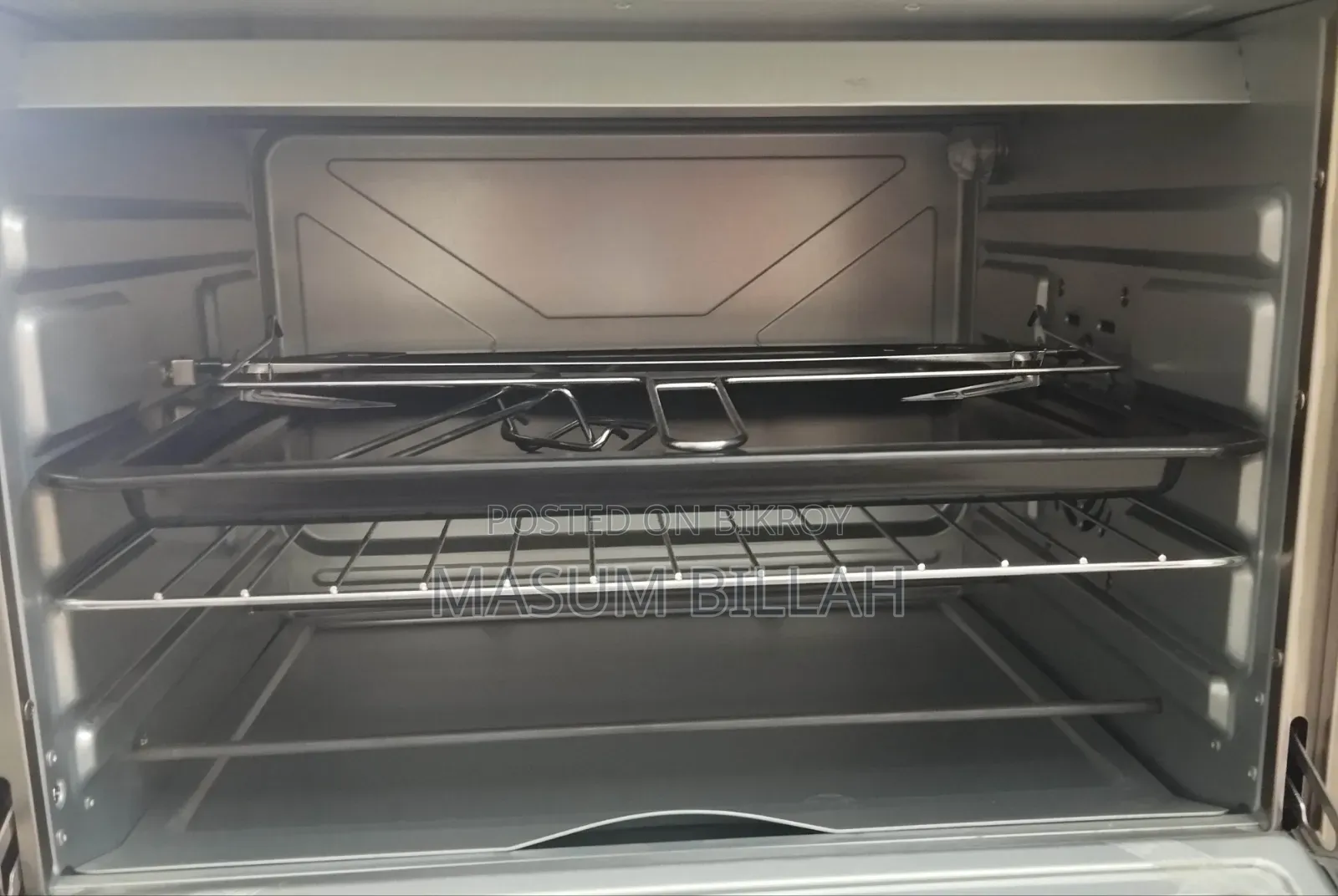 A 65-liter Miyako electric oven will be sold.