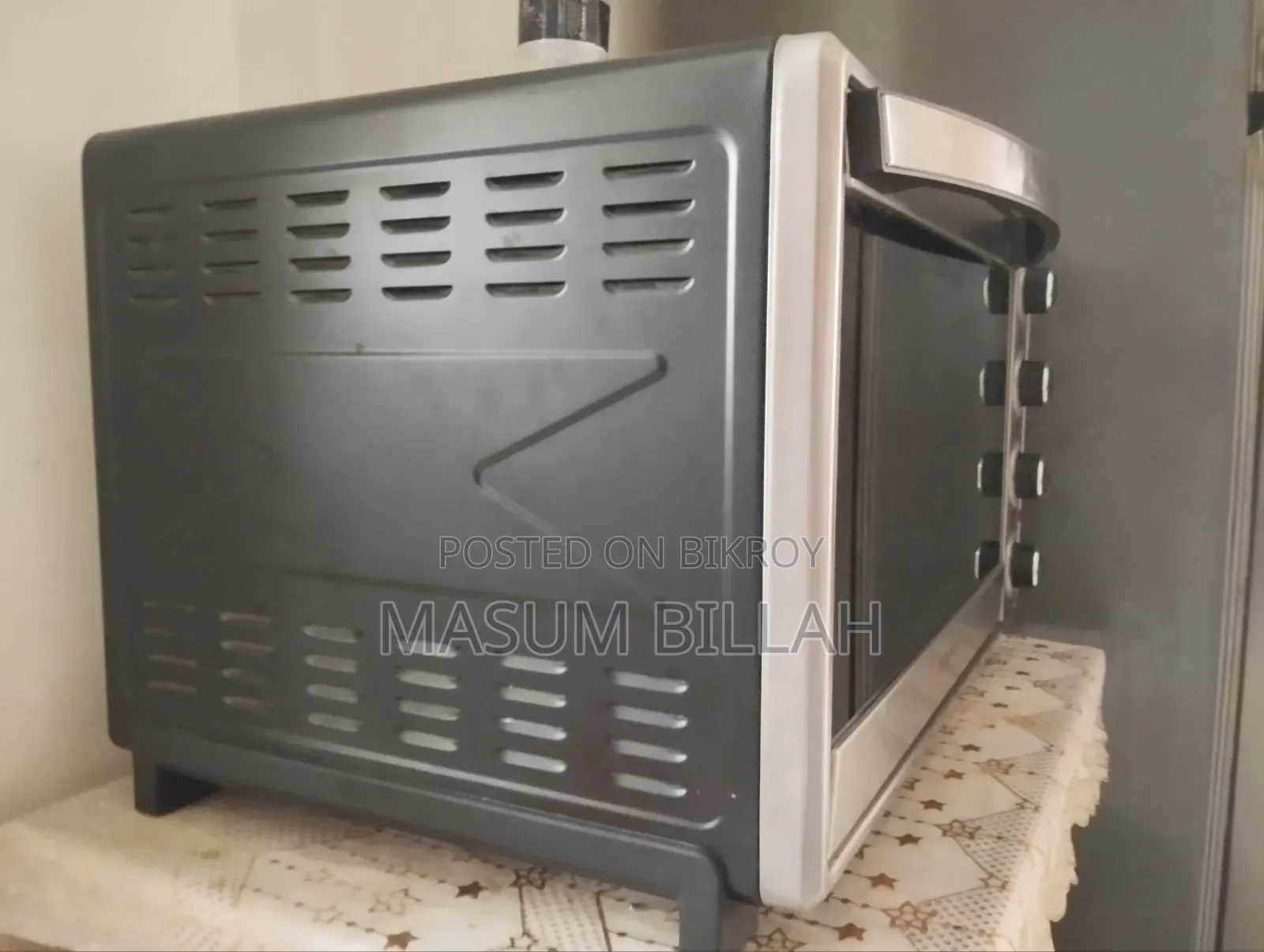 A 65-liter Miyako electric oven will be sold.