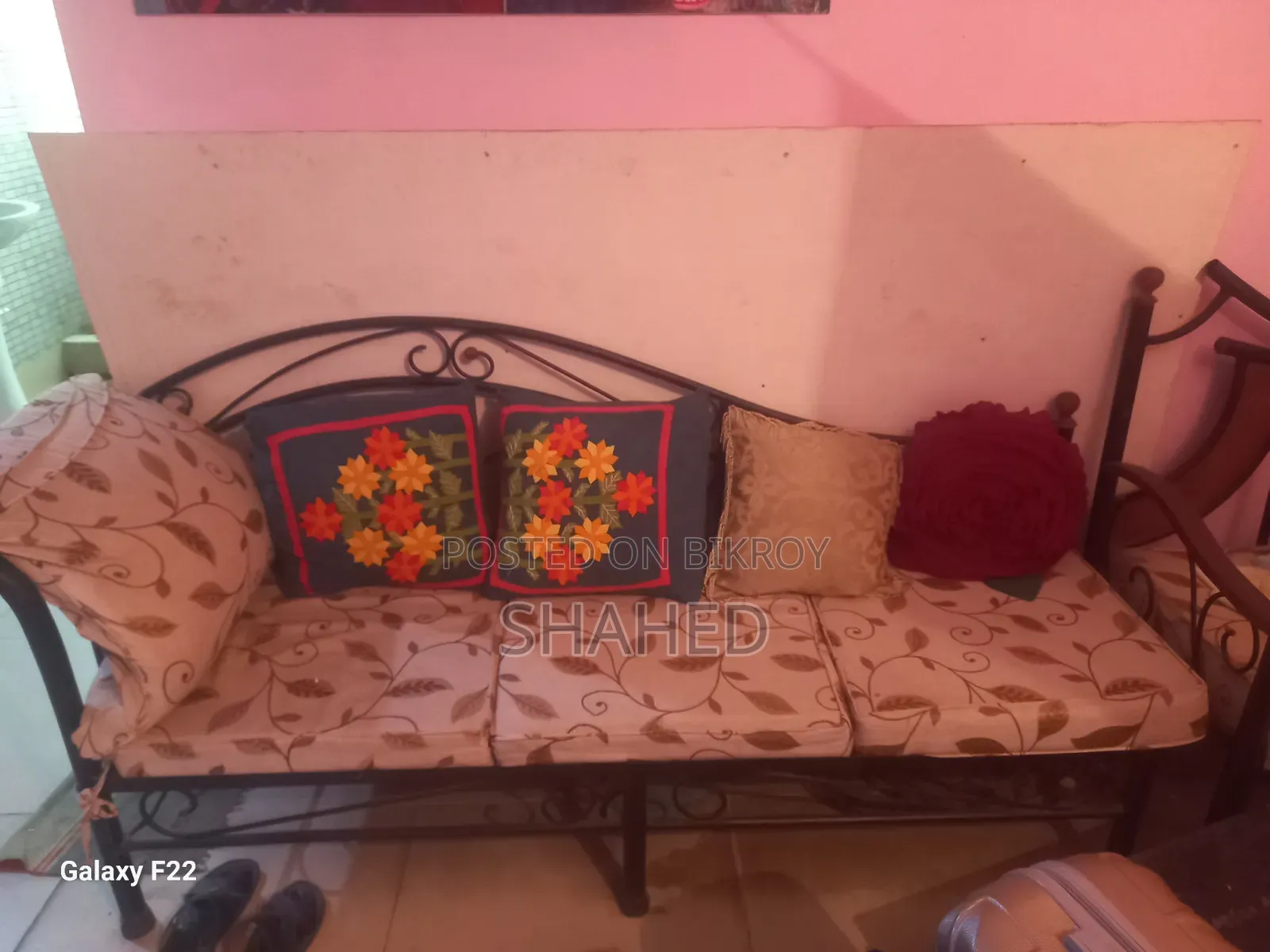 Wrought Iron Sofa with Wall Mirror