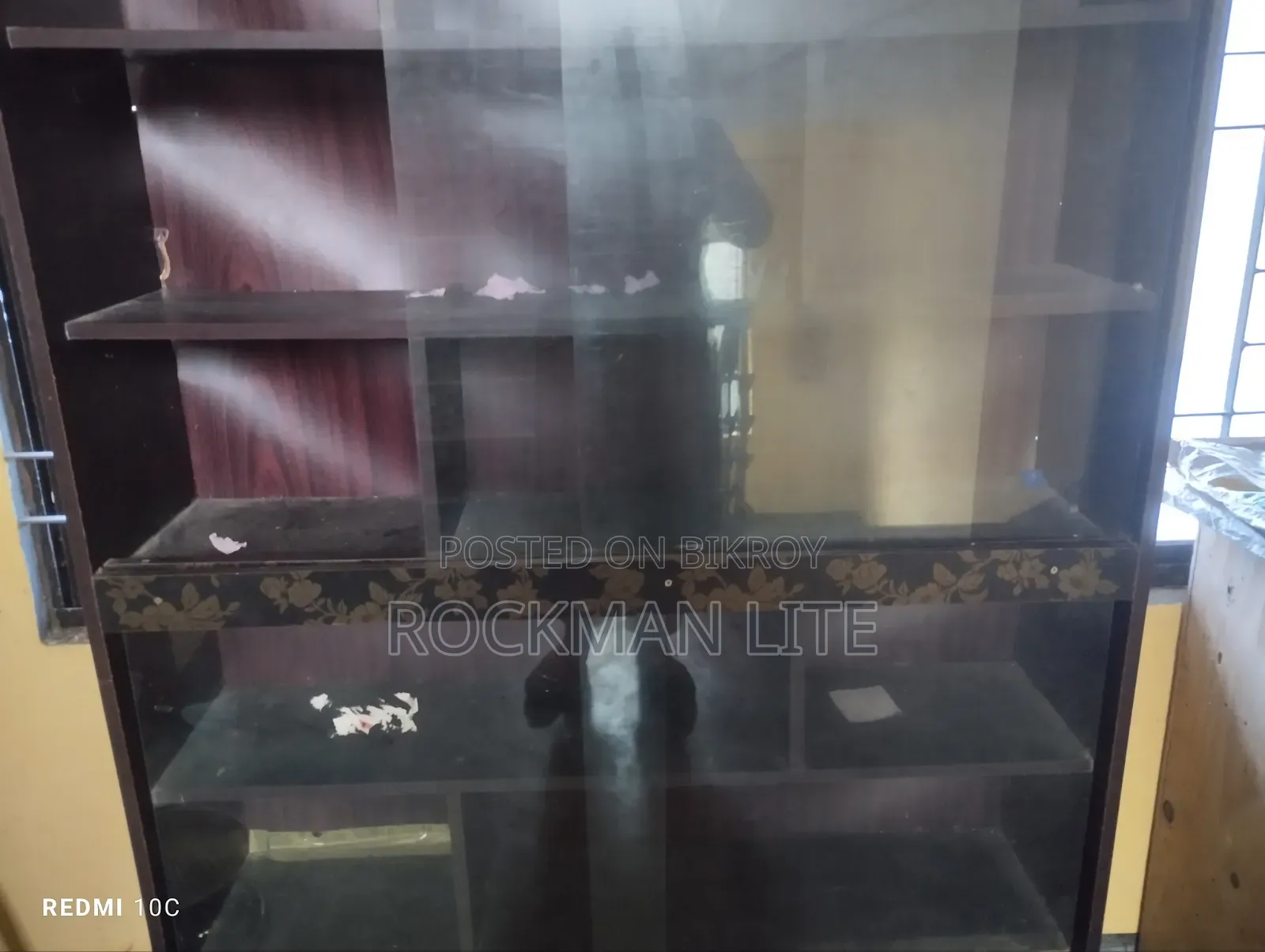বুক সেলফ শোকেস