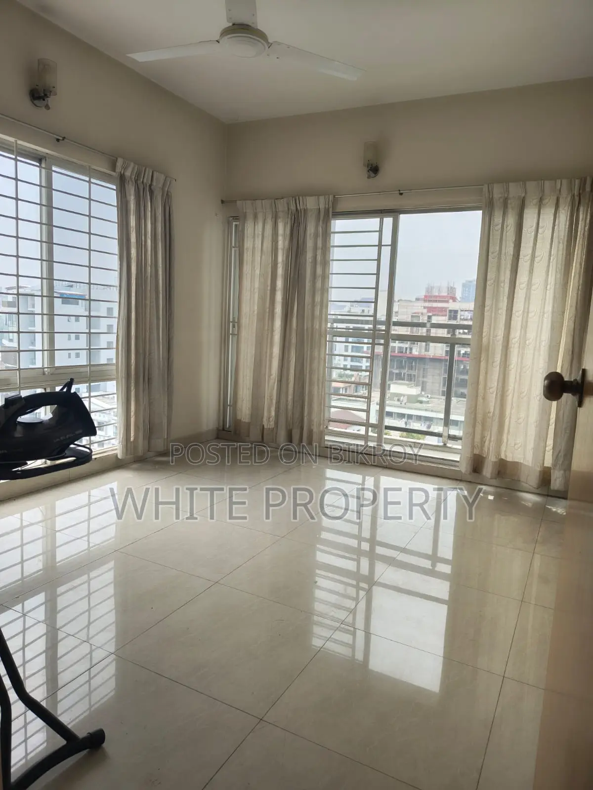 3-bedroom Apartment in White Property, Gulshan for Sale
