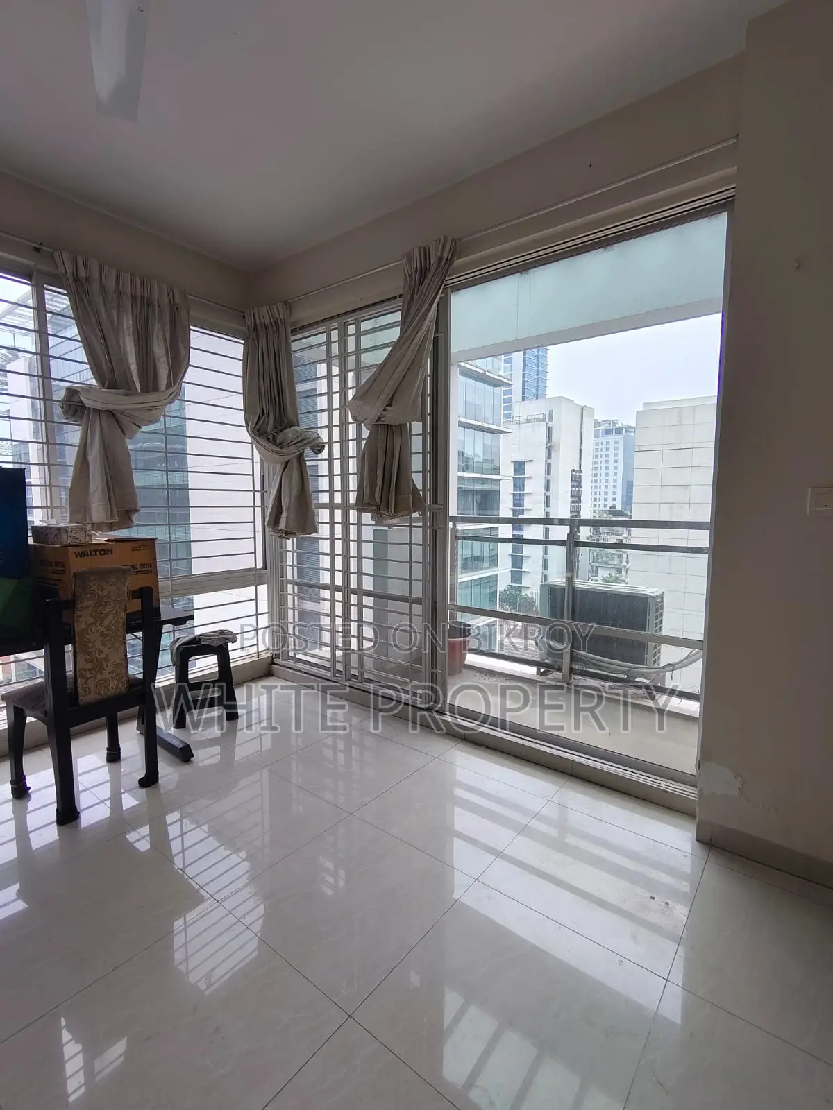 3-bedroom Apartment in White Property, Gulshan for Sale