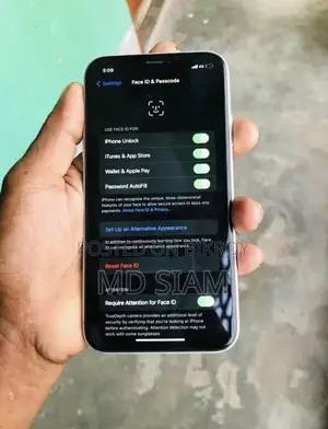 Apple iPhone XR 64 GB White