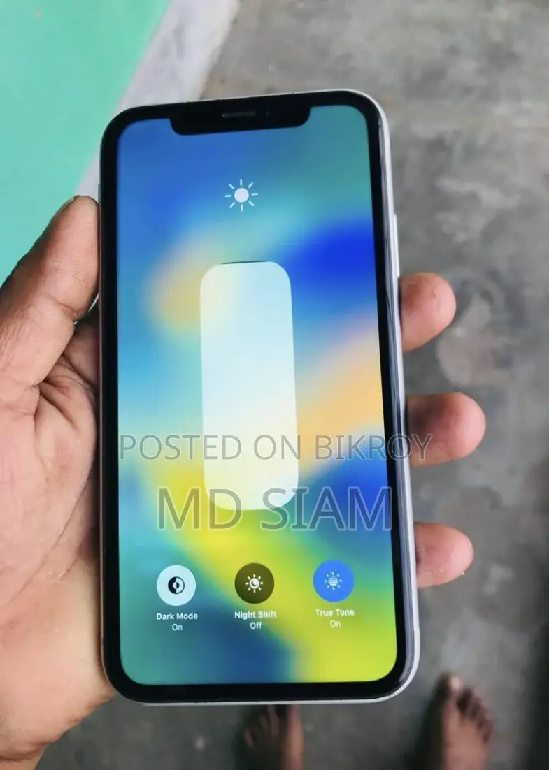 Apple iPhone XR 64 GB White