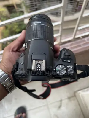 Canon EOS 200D DSLR Camera With 18-55mm Kit Lens – Excellent Condition
