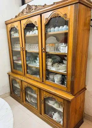 Shegun Wooden Showcase