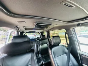 Toyota Esquire 2.0 AWD (7 Seater) 2017 Pearl