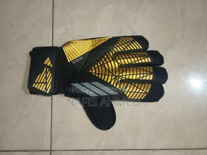 Goalkeeper Gloves (Gold and Black)