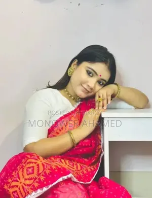 লেইস লাগানো লাল রংয়ের স্কিন প্রিন্ট শাড়ি