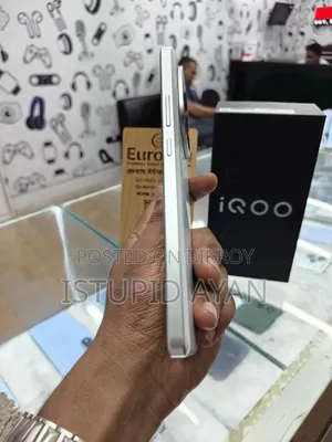 iQOO 256 GB White