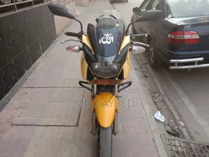 TVS Apache RTR 160 2V 2019 Yellow