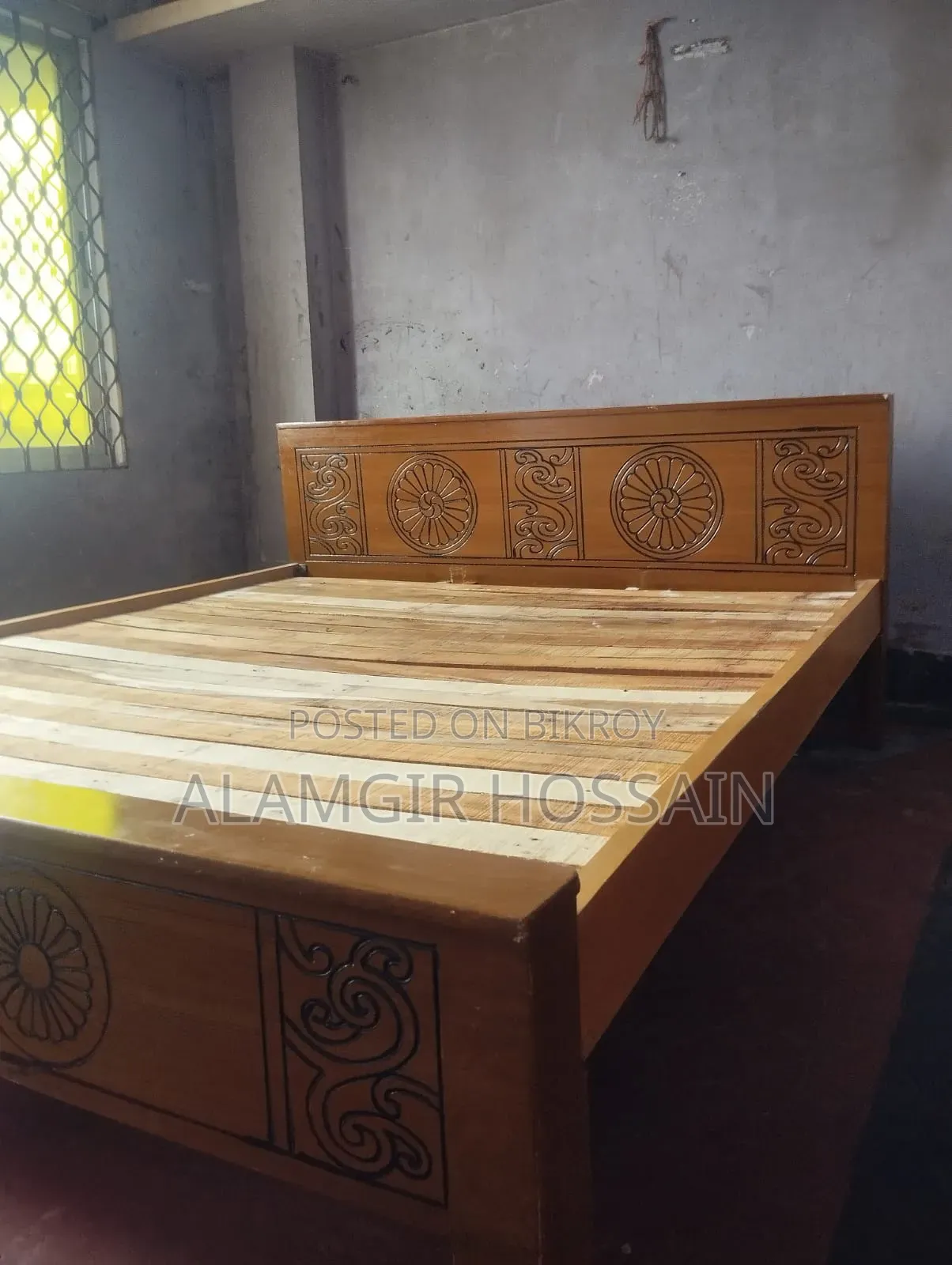 একটি খাট বিক্রি করা হবে।