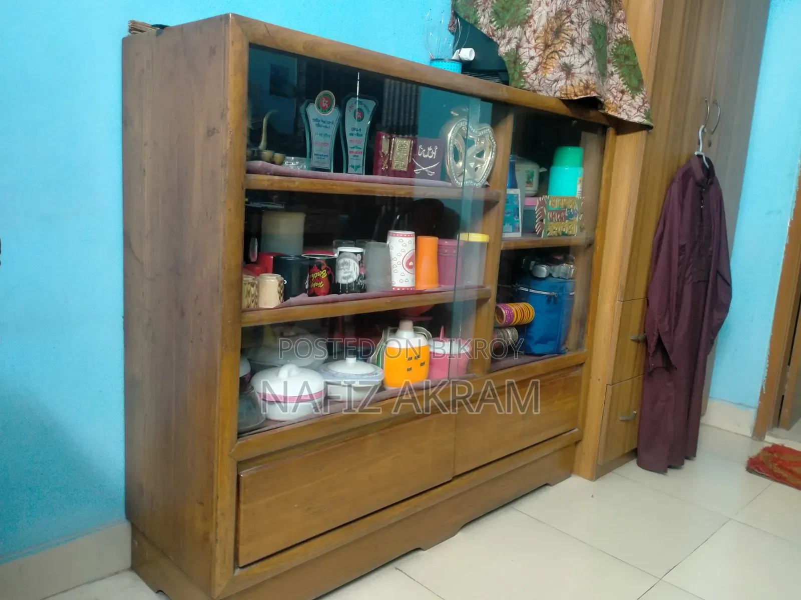 Mahogany wood glass showcase