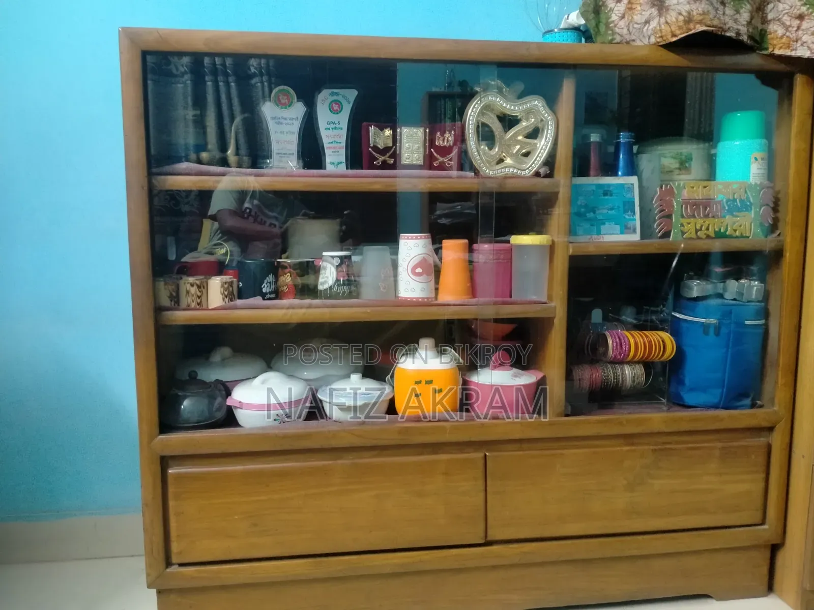 Mahogany wood glass showcase