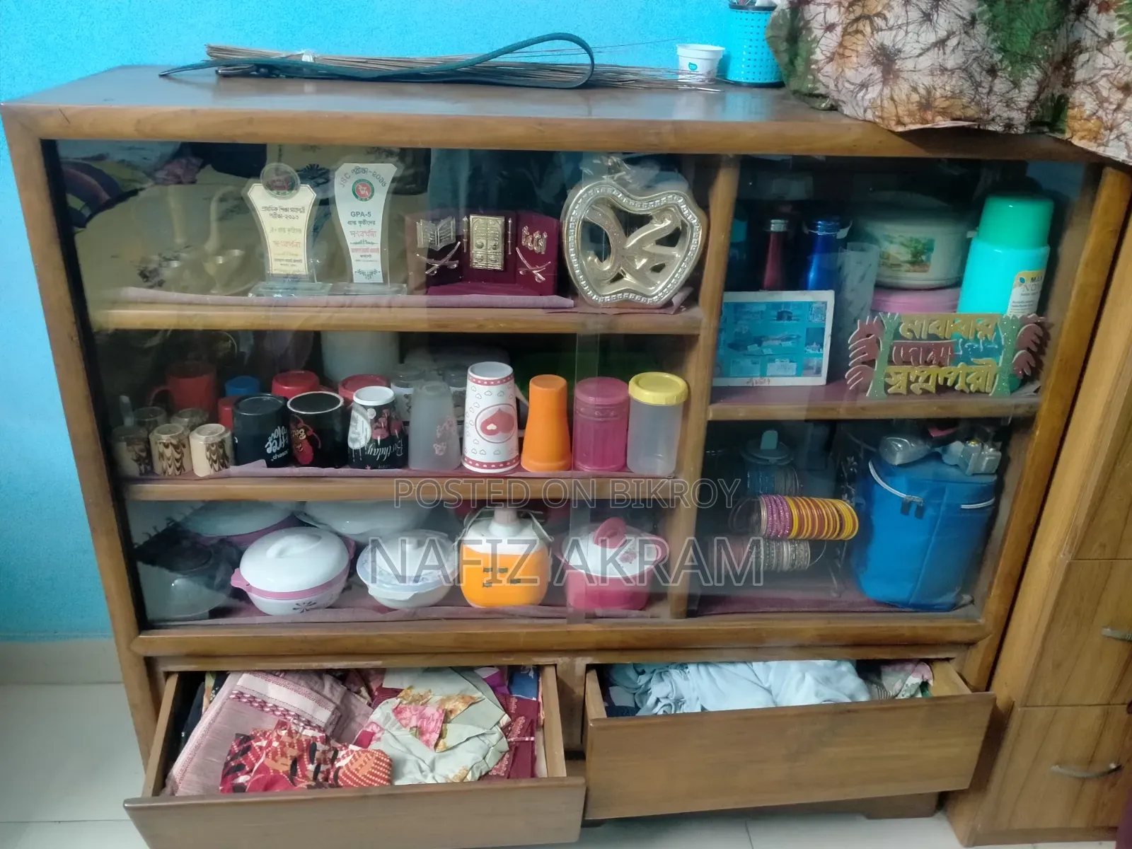 Mahogany wood glass showcase