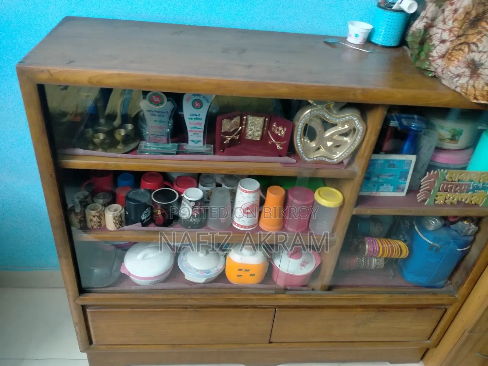 Mahogany wood glass showcase