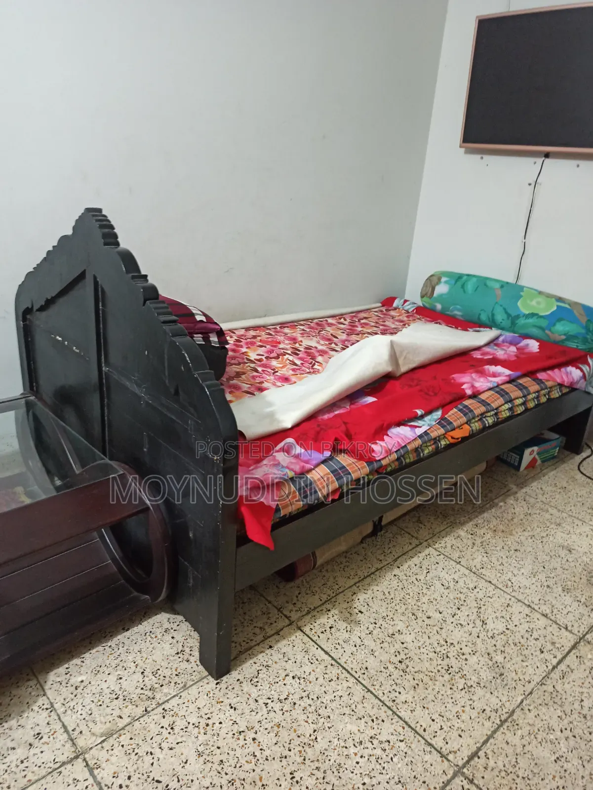 Teak wood bed