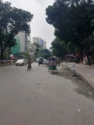 Commercial Space for Sale at Dhanmondi Satmosjid Road