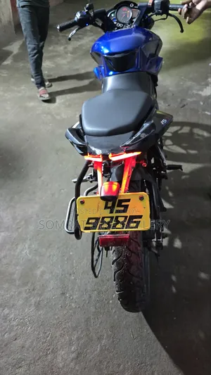 বাজাজ পালসার এনএস ১৬০ ২০১৭ নীল