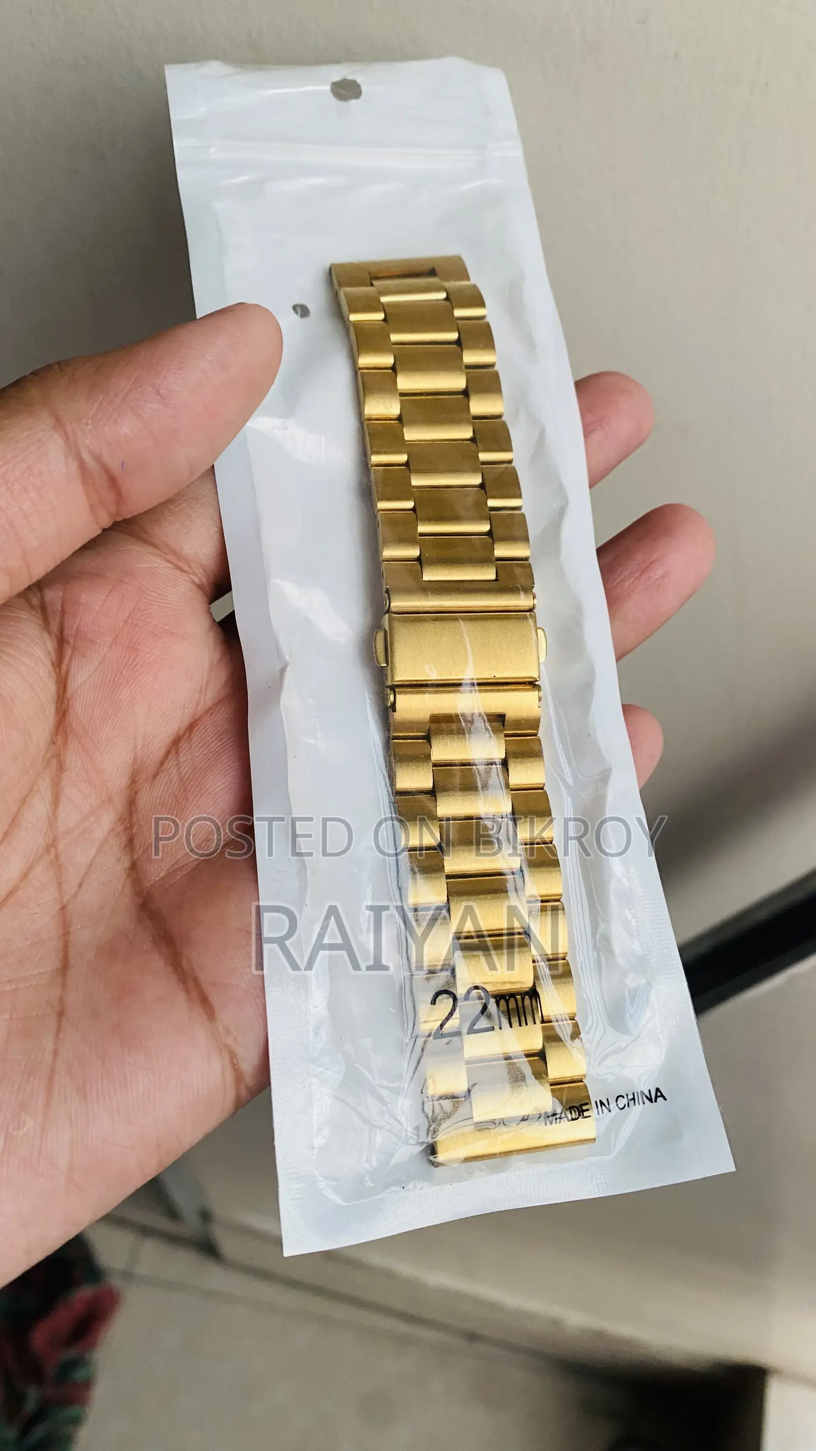 Premium Gold Stainless Steel Watch Strap (22mm)
