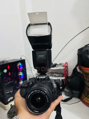 Canon 1200d Dslr With Flash Light
