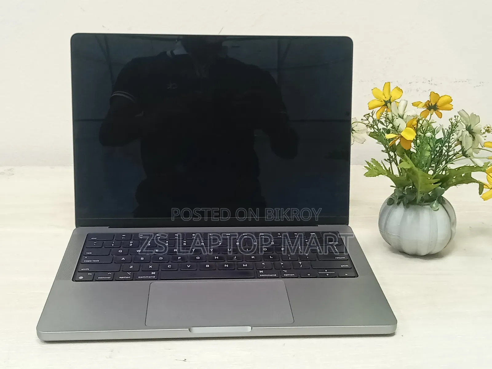 Laptop Apple MacBook Pro 2021 M1 16GB Apple M1 Pro SSD 512GB